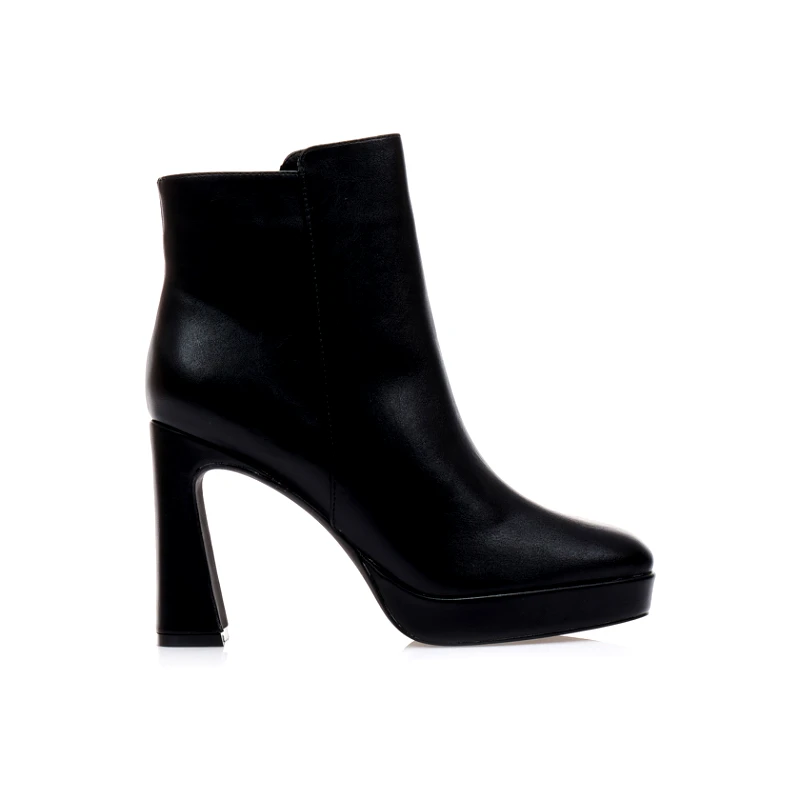 Tsoukalas Μποτάκια μαύρα δερματίνη με φιάπα και ιδιαίτερο τακούνι ΜΑΥΡΟ