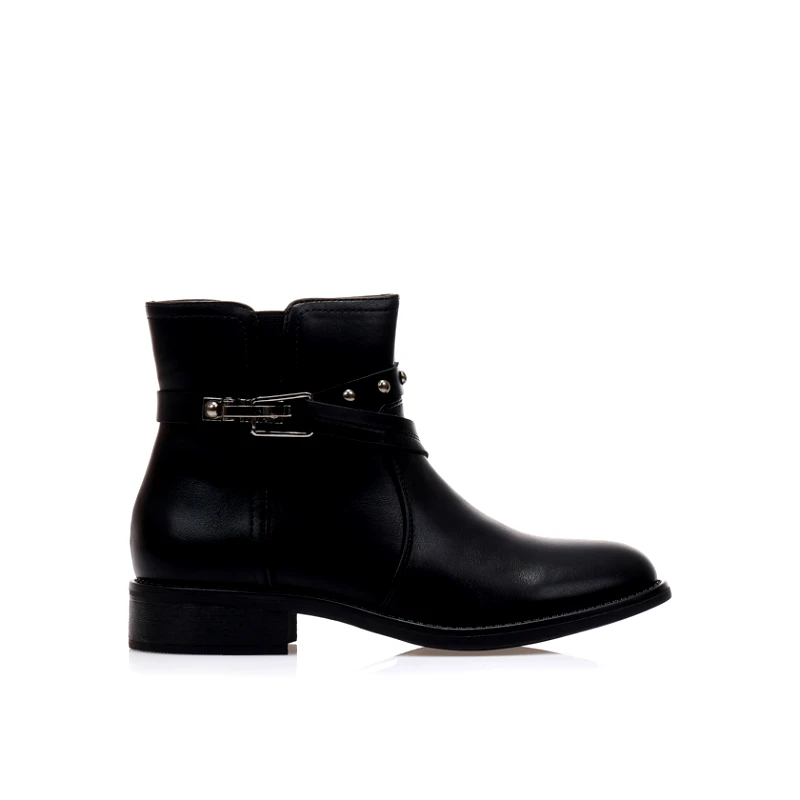 Tsoukalas Μποτάκια μαύρα δερματίνη με ιδιαίτερη αγκράφα και τρουκς ΜΑΥΡΟ