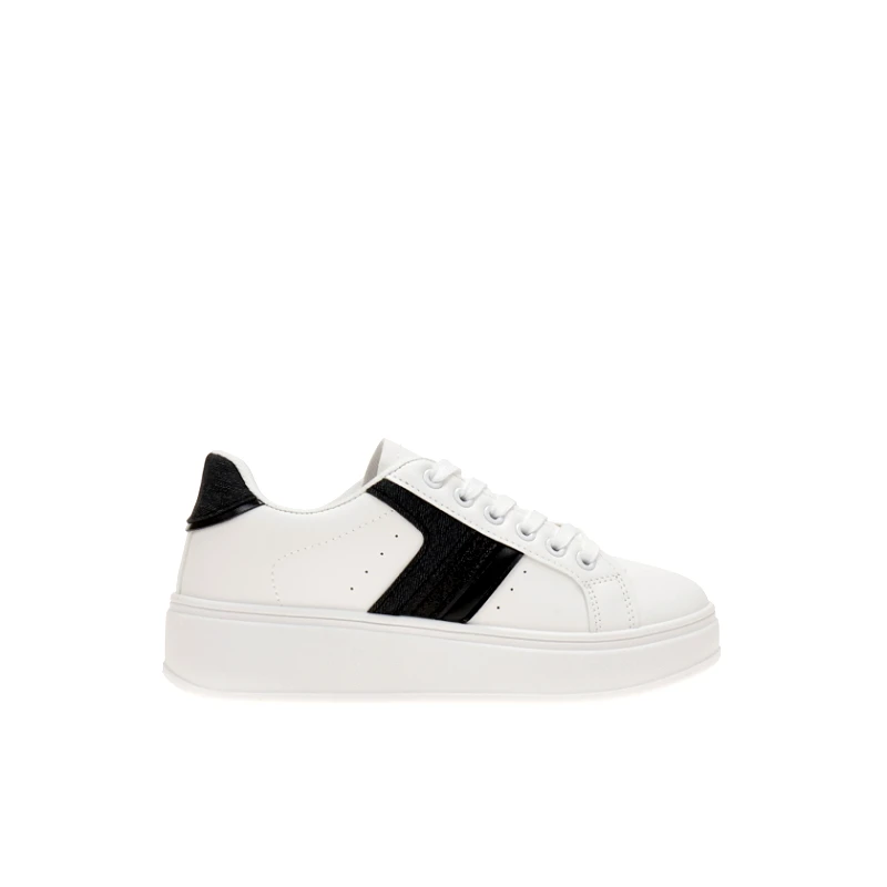 Tsoukalas Αθλητικά λευκά δερματίνη με μαύρες λεπτομέρειες ΜΑΥΡΟ