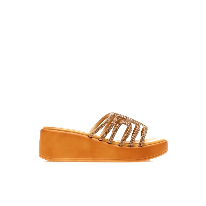 Tsoukalas Flatforms χρυσά δερματίνη με ιδιαίτερη φάσα από στρας ΧΡΥΣΟ