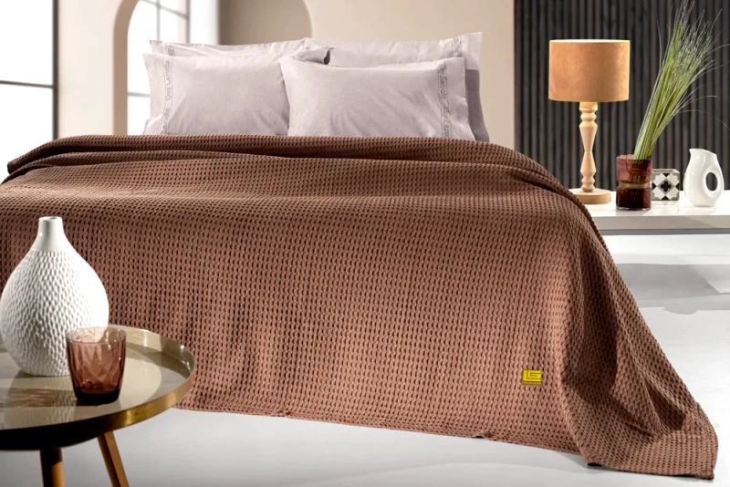 Guy Laroche Κουβέρτα Πικέ Υπέρδιπλη Guy Laroche Vivid Choco 230x260