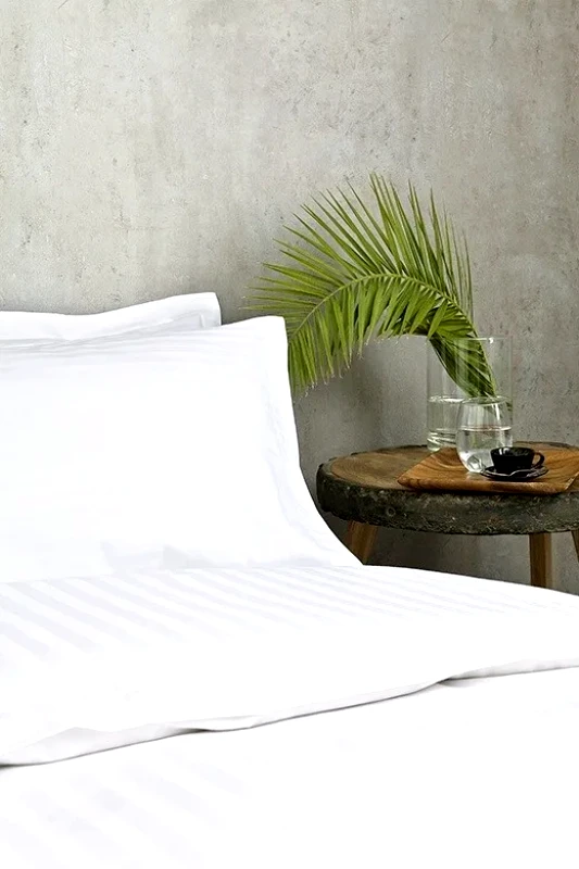 anesis Μαξιλαροθήκη Ξενοδοχείου Με Σατέν Ρίγα 1cm Anesis 100% Βαμβάκι Πενιέ 240 Κλωστές 52x73