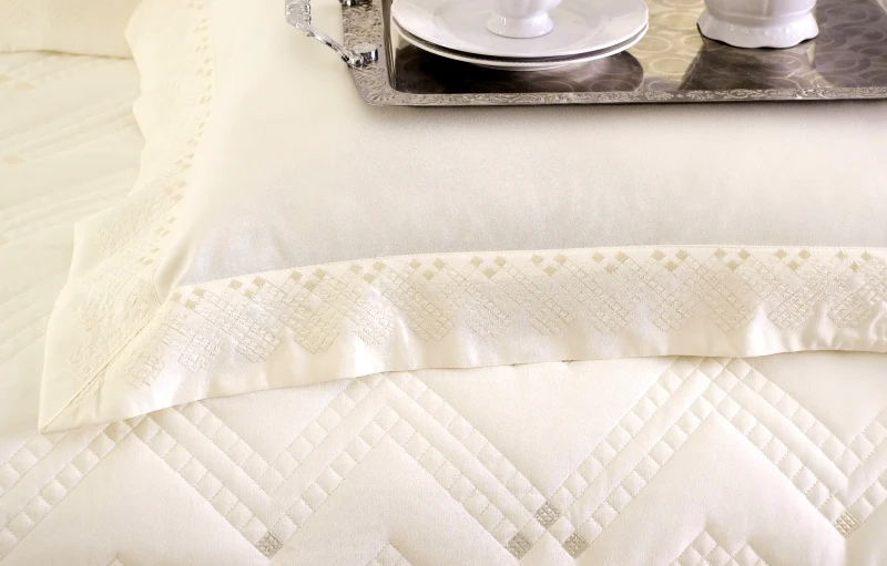 Rythmos Σετ Κουβερλί και Σεντόνια Υπέρδιπλα 7 Τεμαχίων Rythmos Lizzie Εκρού