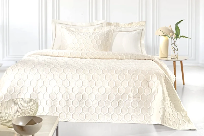 Guy Laroche Σετ Κουβερλί King Size 3 Τεμαχίων Guy Laroche Hive Ecru 250x240