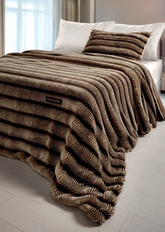 Guy Laroche Κουβέρτα Γούνινη King Size Guy Laroche Gazelle Beige 260x240
