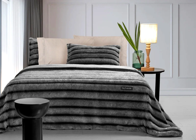 Guy Laroche Κουβέρτα Γούνινη King Size Guy Laroche Gazelle Black 260x240