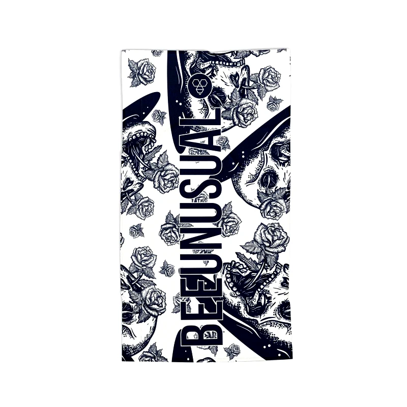 Bee Unusual Bee Unusual - SKULL N ROSES BEACH TOWEL 100 X150CM - OFF WHITE / RED