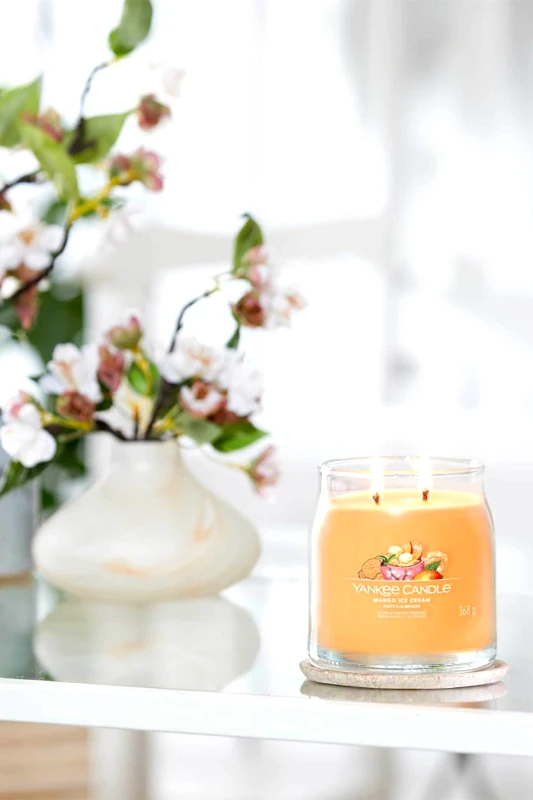 YANKEE CANDLE Yankee Candle αρωματικό κερί σε γυάλινο δοχείο medium "Signature Mango Ice cream" - 1632325E