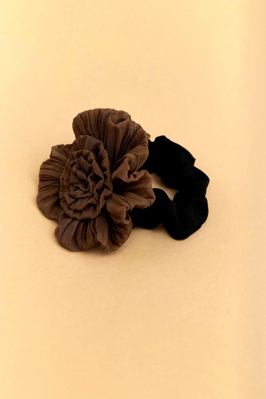 ATTRATTIVO Attrattivo γυναικείο scrunchie με διακοσμητικό λουλούδι - 9K22815 Καφέ