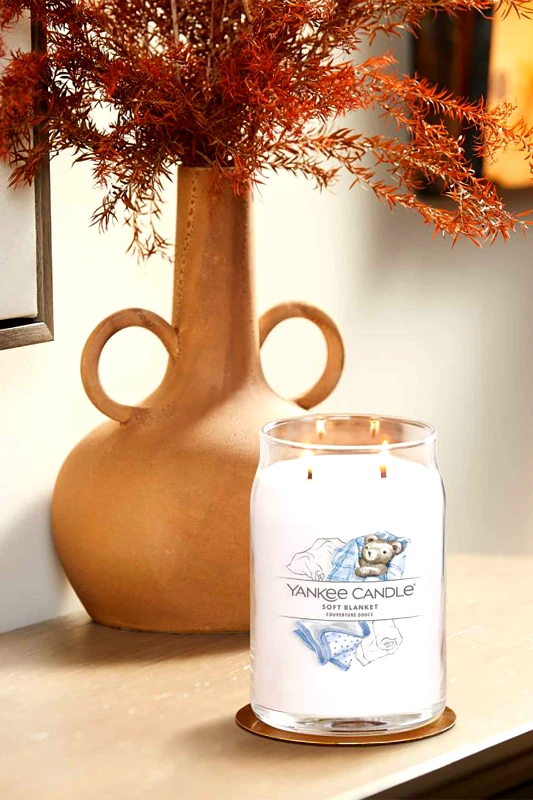 YANKEE CANDLE Yankee Candle αρωματικό κερί σε γυάλινο δοχείο large "Signature Soft Blanket" - 1701376E