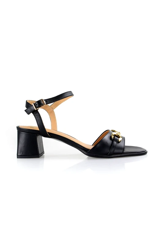 BOSS SHOES Boss Shoes γυναικεία δερμάτινα πέδιλα με μεταλλική λεπτομέρεια - BW19022 Μαύρο