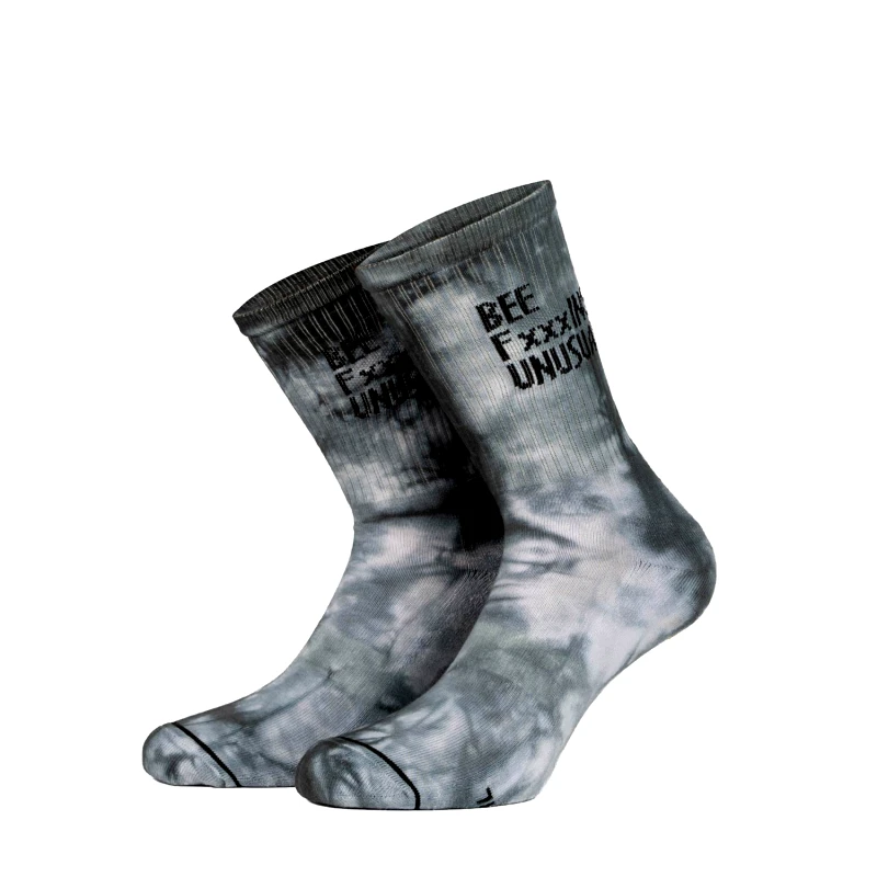 BEE UNUSUAL BEE UNUSUAL BEE FXXXING UNUSUAL TIE DYE SOCKS ΓΚΡΙ