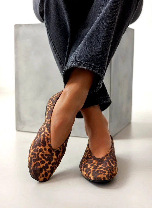 CORINA Μπαλαρίνες suede με print CORINA - Leopard