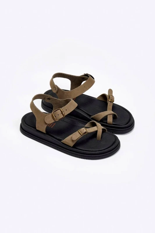 Estil Σανδάλια flatforms nubuck δερμάτινα με μπαρέτα Estil - Λαδί