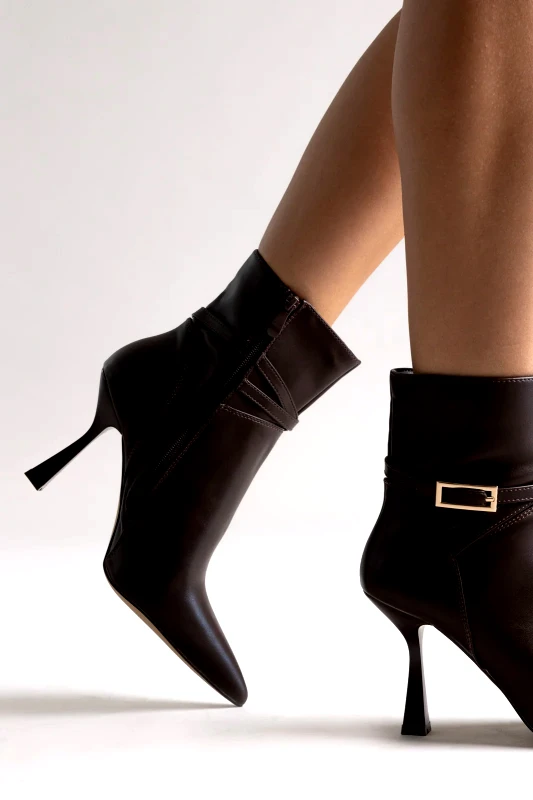 Ideal shoes Ideal shoes Μυτερά Μποτάκια Μποτάκια με Τακούνι Στιλέτο - 5271 - Σκούρο Καφέ Ματ