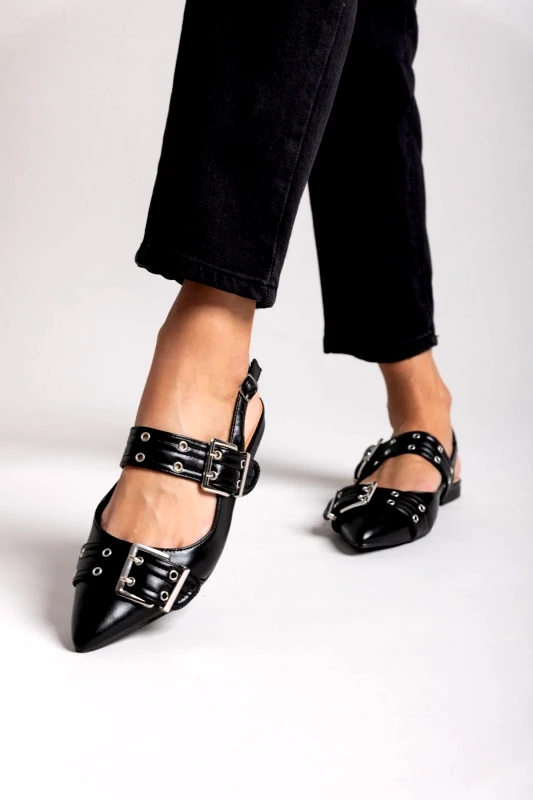 Ideal shoes Ideal shoes Μυτερές μπαλαρίνες με αγκράφες - 2272 - Μαύρο