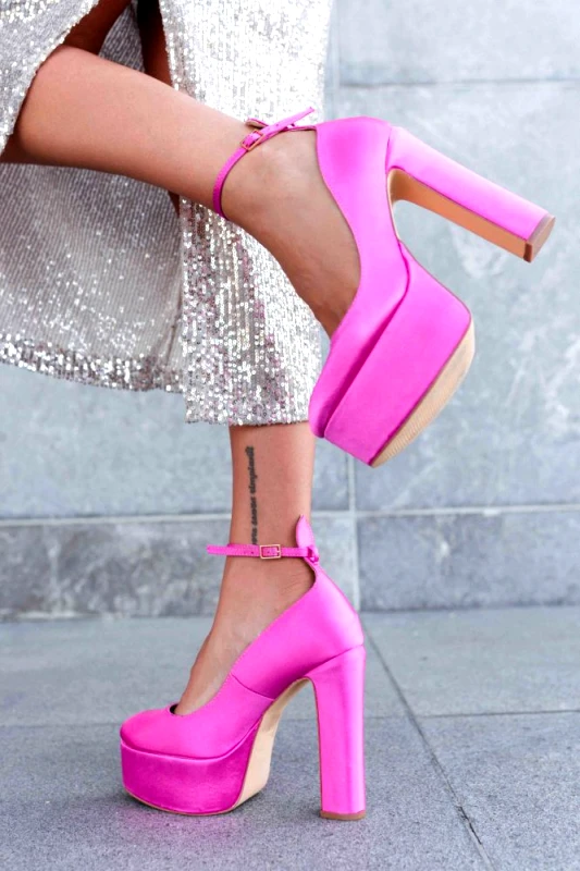 Γόβα Τύπου Σατέν Με Φιάπα