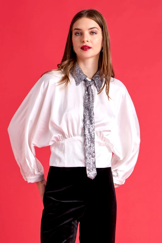 AXNARI ΠΟΥΚΑΜΙΣΟ ΣΑΤΕΝ ΜΕ ΠΑΓΕΤΑ ΓΡΑΒΑΤΑ ΚΑΙ ΓΙΑΚΑ ΛΕΥΚΟ