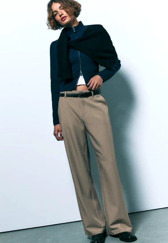 Stradivarius Stradivarius Ριχτό Παντελόνι Σε Ίσια Γραμμή Με Ζώνη 0-456 40