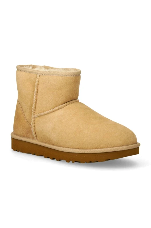 Μπότες σουέτ UGG Classic Mini II χρώμα: μπεζ, 1016222 φωτογραφία