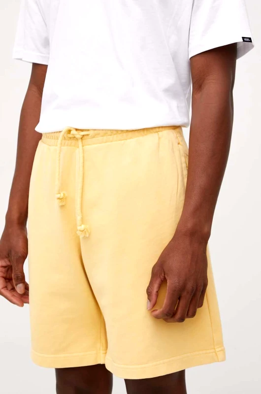Levi's Βαμβακερό σορτσάκι Levi's χρώμα: κίτρινο