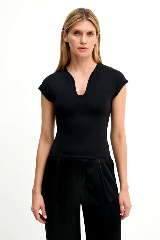 By Malene Birger Μπλουζάκι By Malene Birger VENAZIA χρώμα: μαύρο, Q72465001