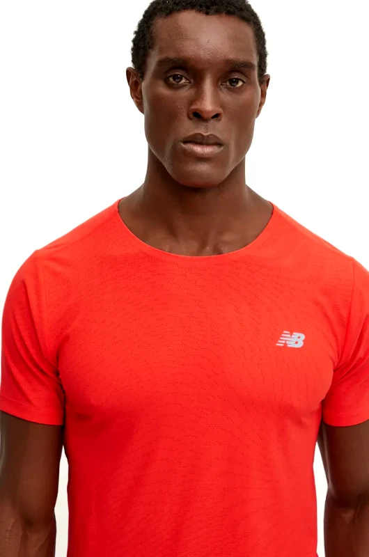 New Balance Μπλουζάκι για τρέξιμο New Balance Athletics Jacquard χρώμα: κόκκινο, MT41281NEF
