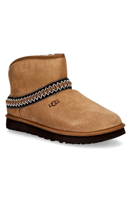 Ugg Μπότες σουέτ UGG Classic Mini Crescent χρώμα: καφέ, 1158262-CHE