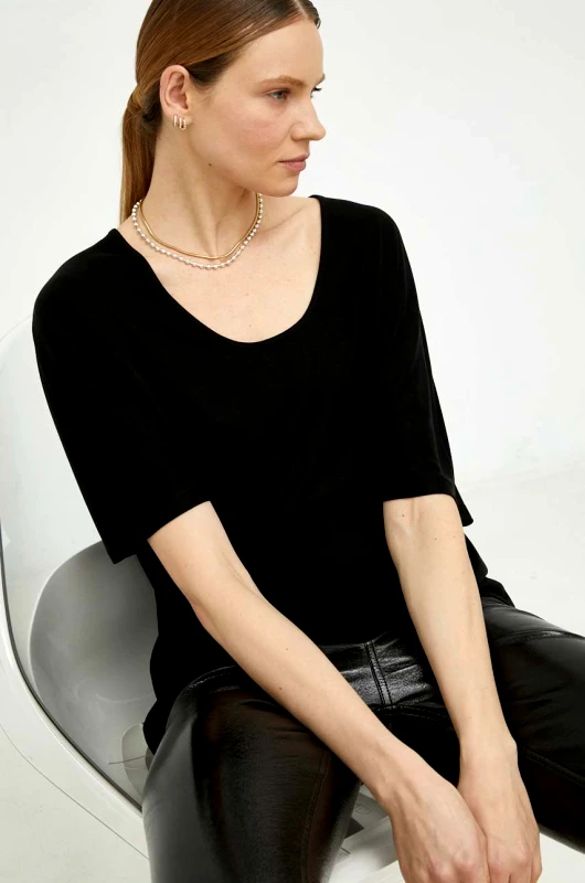 By Malene Birger Μπλουζάκι By Malene Birger χρώμα: μαύρο
