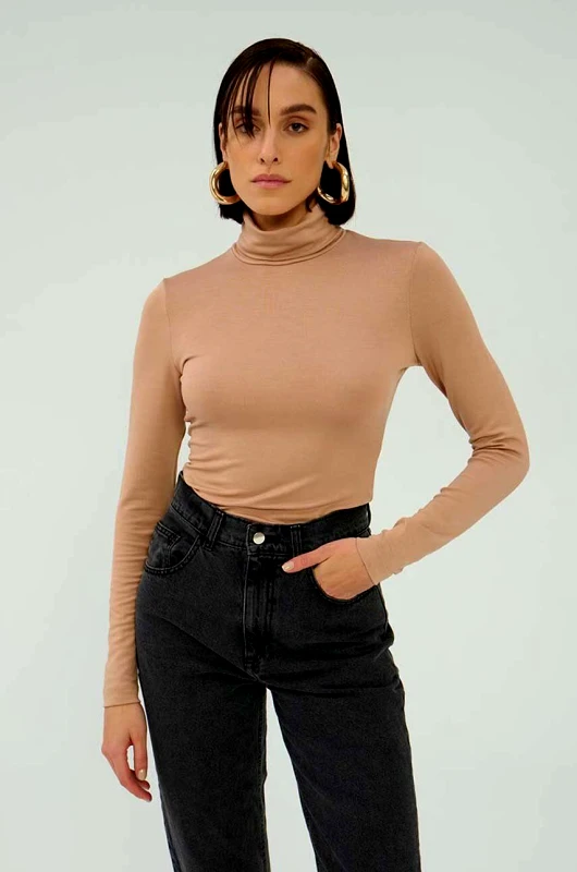 Saint Body Μπλουζάκι Saint Body χρώμα: καφέ