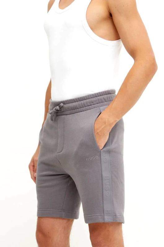 HUGO Βαμβακερό σορτς HUGO χρώμα: γκρι, 50520492