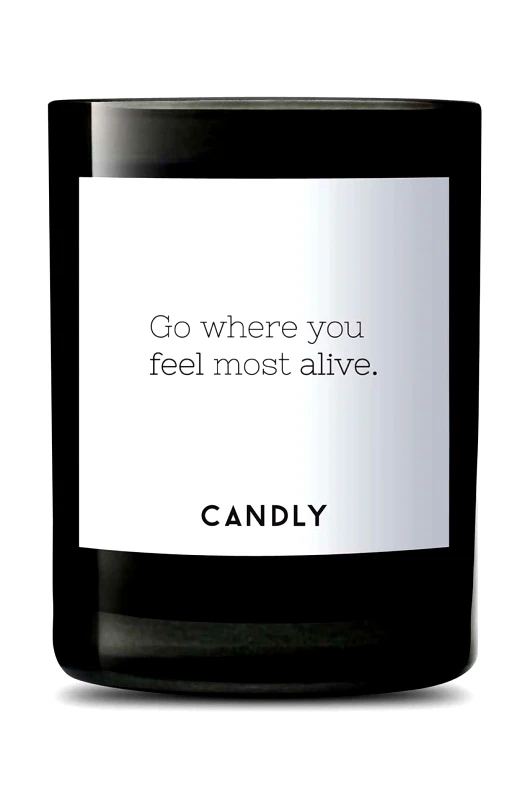 Candly Candly Αρωματικό κερί σόγιας Go where you feel most alive. 250 g
