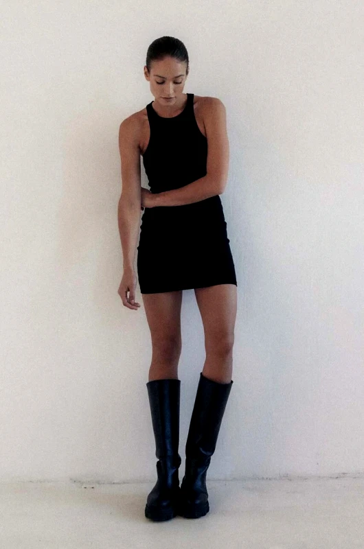 Muuv. Φόρεμα MUUV Racer χρώμα: μαύρο