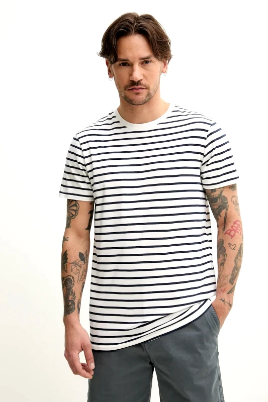 Resteröds Μπλουζάκι Resteröds χρώμα: ναυτικό μπλε