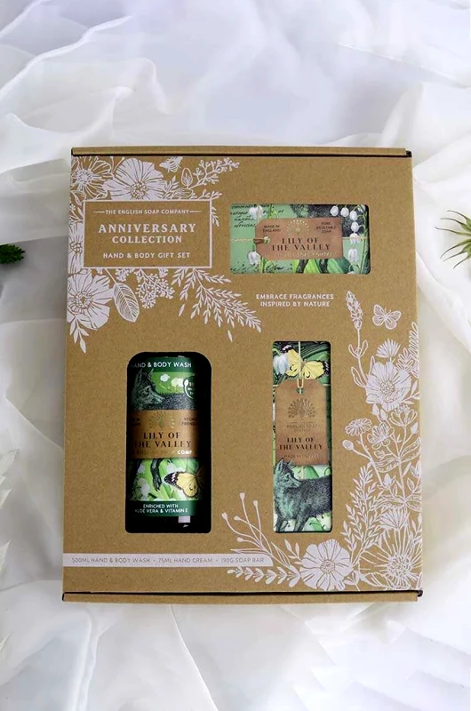 The English Soap Company Σετ από σαπούνι, κρέμα χεριών και τζελ για ντουζ The English Soap Company Lily Of The Valley 3-pack