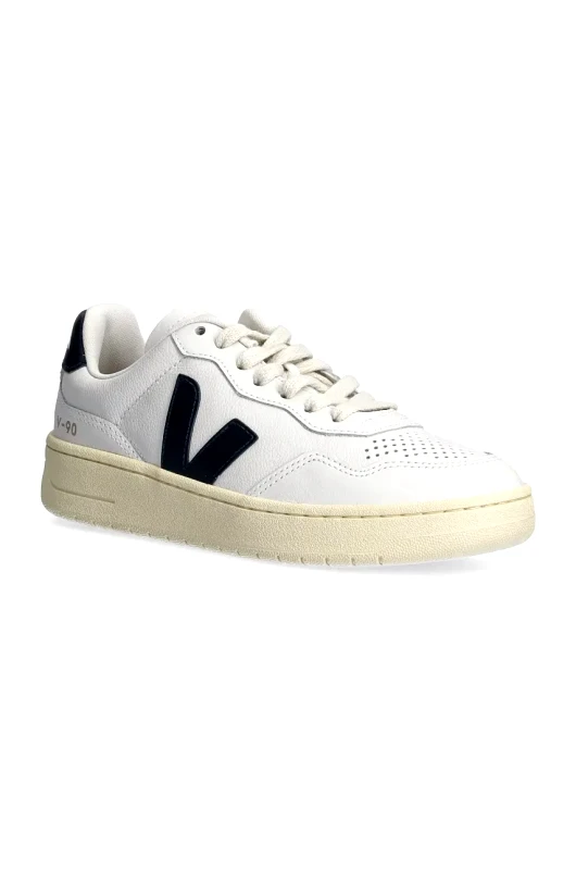 Veja Δερμάτινα αθλητικά παπούτσια Veja V-90