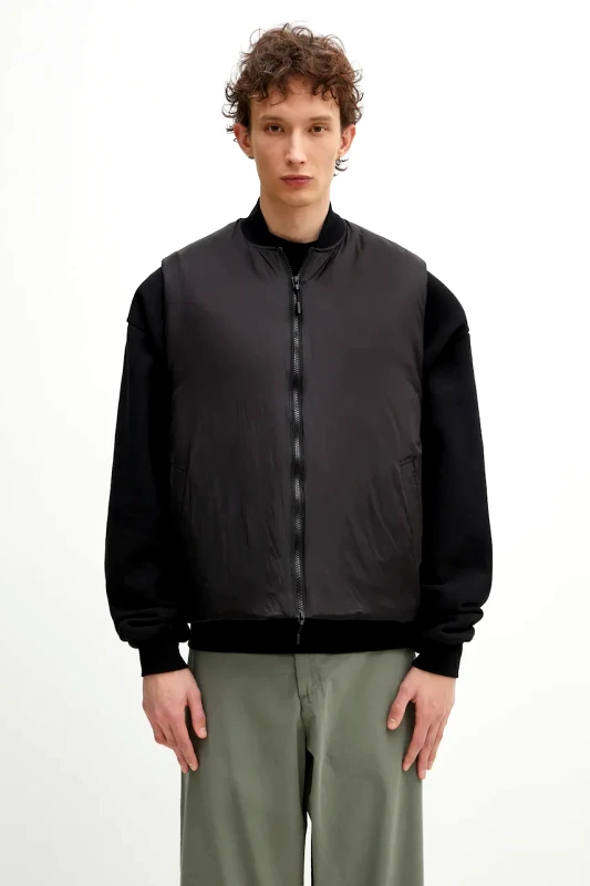 MKI MIYUKI ZOKU Αμάνικο μπουφάν MKI MIYUKI ZOKU Insulated Loft Vest χρώμα: μαύρο, INSULATED.LOFT.VEST.BLA