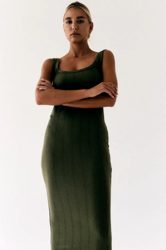 Muuv. Φόρεμα MUUV. sukienka długa FENDU χρώμα: άσπρο