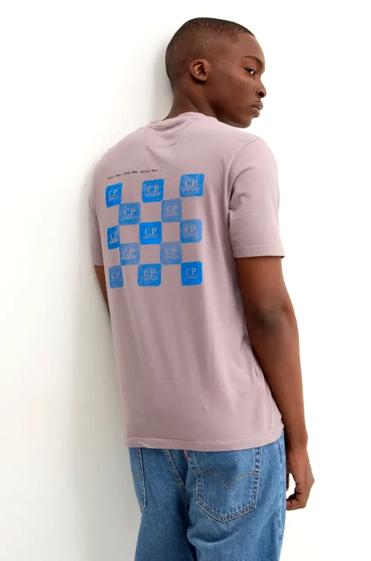 C.P. Company Βαμβακερό μπλουζάκι C.P. Company ανδρικό, χρώμα: μοβ, 17CMTS241A005431G