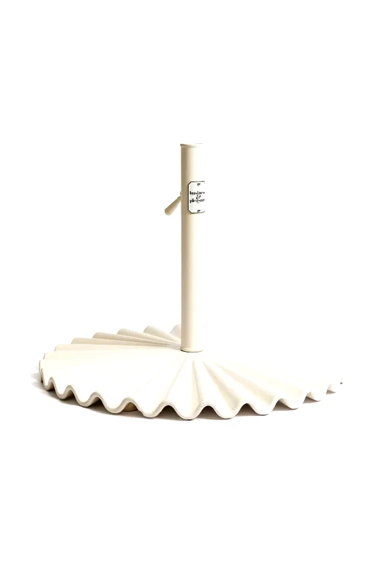 Business & Pleasure Co. Βάση ομπρέλας κήπου Business & Pleasure Co. Clamshell Base 25 kg χρώμα: άσπρο