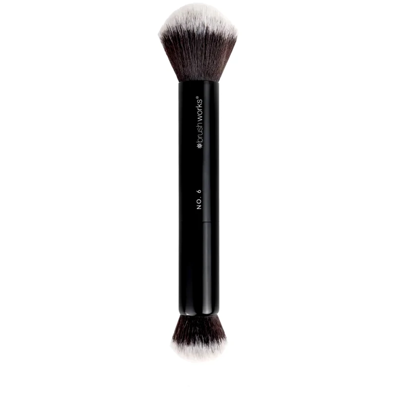 Brushworks Brushworks Double Ended μικρό πινέλο για εφαρμογή προϊόντων σε υγρή μορφή, σε μορφή κρέμας και πούδρας τύπος NO. 6 1 τμχ