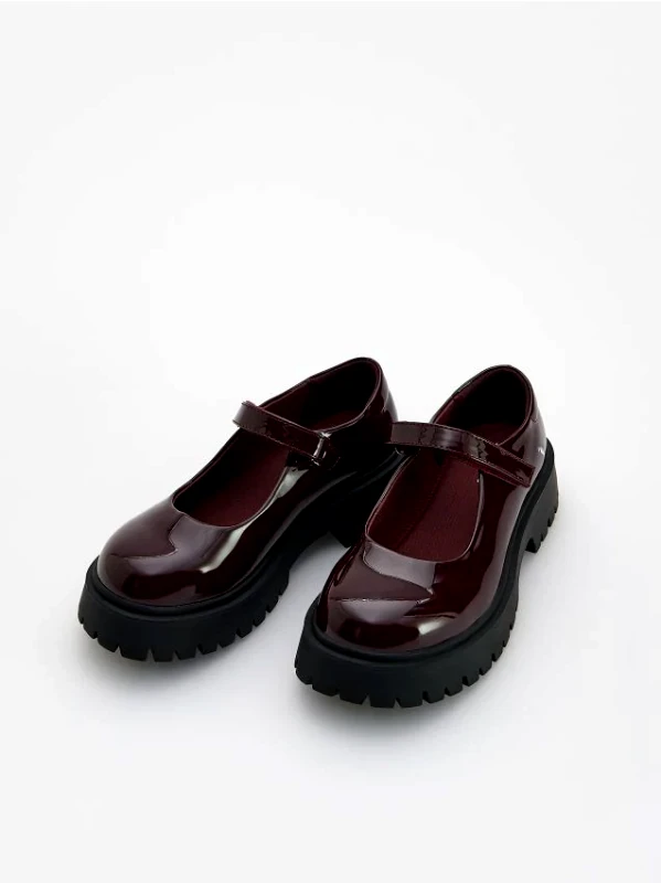 Reserved Reserved - Λουστρινένια loafers