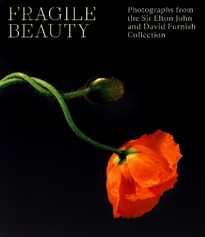 V & A Publishing Fragile Beauty: Photographs from the Sir Elton John and David Furnish Collection - The Official V&A Exhibition Book V & A Publishing 1008