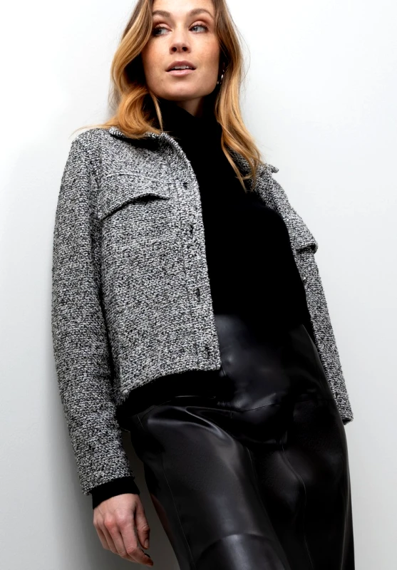 Bianca Cropped Printed Σακάκι σε Μαύρο Μελανζέ
