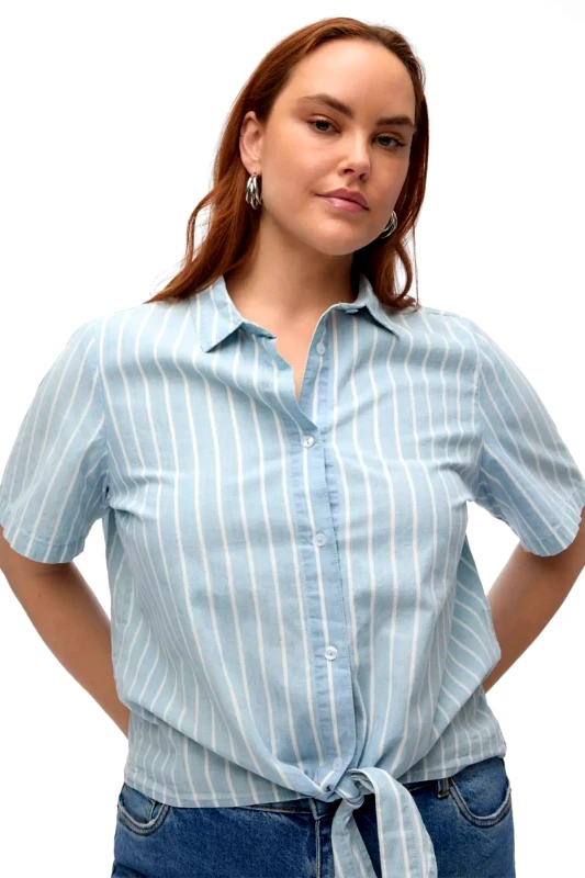 Ριγέ τζιν πουκάμισο με δέσιμο VERO MODA