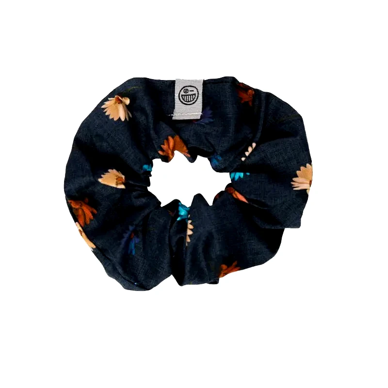 Bleecker & Love Bleecker & Love Love-Me-Not Scrunchie