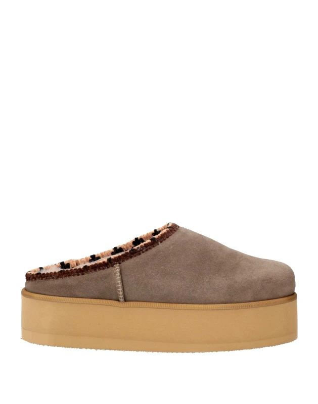 ENNEQUADRO ENNEQUADRO ΠΑΠΟΥΤΣΙΑ Μουλάρια και τσόκαρα